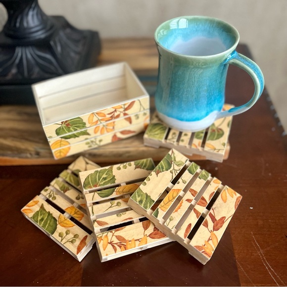 Mini Pallet & Crate Coaster Set leaves. 4 Coasters w/ crate - Picture 3 of 6